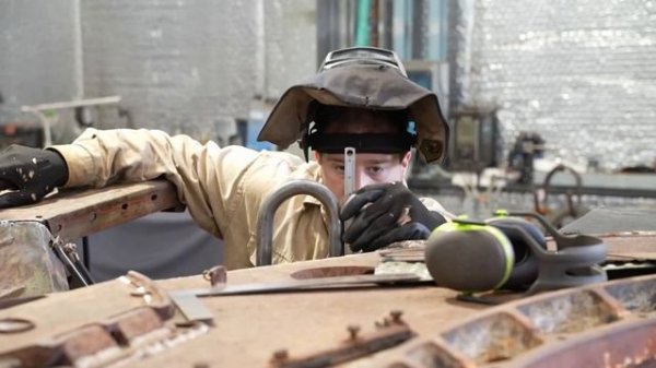 WORKSHOP WEDNESDAY: Panel beating the Panhard EBR 90 Armoured Recon Vehicle RESTORATION PROJECT!