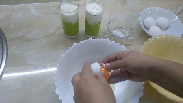 Готовим бисквит, 2 способа. Рецепт бисквита! смотреть онлайн