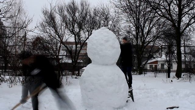 САМЫЙ БОЛЬШОЙ СНЕГОВИК В НАШЕМ ГОРОДЕ #SLIVKISHOW #100КЗАСНЕГОВИКА смотреть онлайн