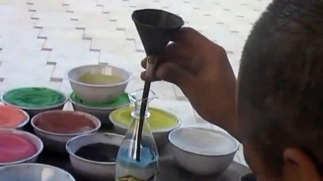 Египет, Шарм аль Шейх / Шопинг, сувениры / Цветной песочек в бутылочках смотреть онлайн