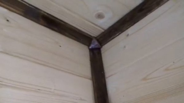 стыковка трех плинтусов в одном углу