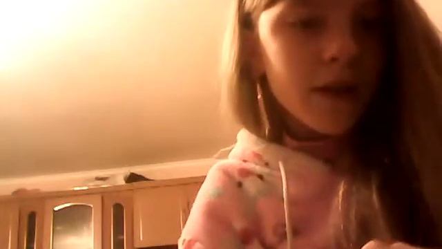 Обмен наклейками виолетта смотреть онлайн