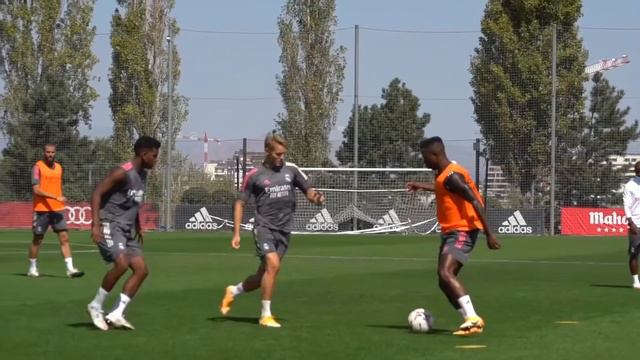 Мартин Эдегор. Очередной талант, не прижившийся в Реале смотреть онлайн