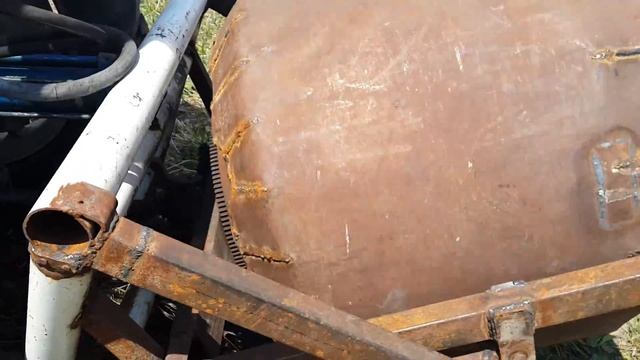 Бетономешалка самодельная на трактор Т 25 concrete mixe смотреть онлайн