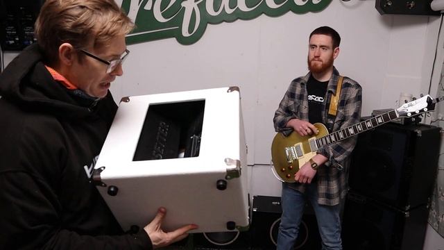 How can a single 10" speaker sound so good? Upsetter 110 with Celestion G10 Gold vs 12" AlNiCo's смотреть онлайн