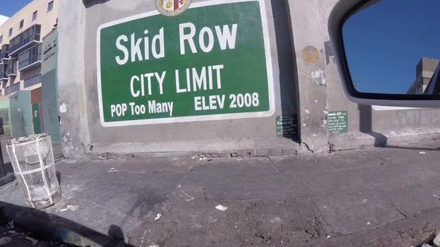 R.I.P Burt Reynolds. Australians react to Los Angeles Skid Row смотреть онлайн