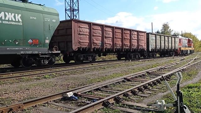 Манëвры Тепловоза ЧМЭ3-1865 На Станции Металлист смотреть онлайн
