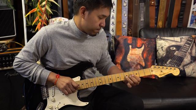 2003 Fender Stratocaster Eric Clapton Signature "Blackie". смотреть онлайн