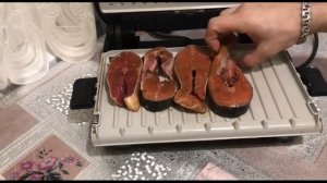 РЫБА ГОРБУША МИНИ ВЛОГ! БЫСТРЫЙ РЕЦЕПТ НА ГРИЛЕ!