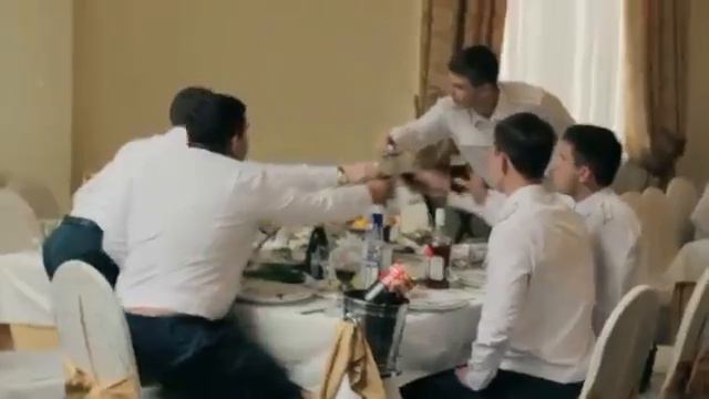 ВУМО РФ ВЫПУСКНОЙ 2012 [ПО УЛИЦАМ Москвы...] смотреть онлайн
