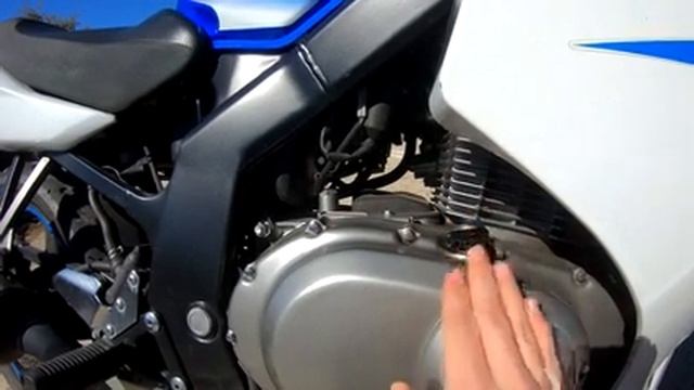 Suzuki GS500F - Como ajustar el ralentí en la GS500 - Febrero 2022 смотреть онлайн