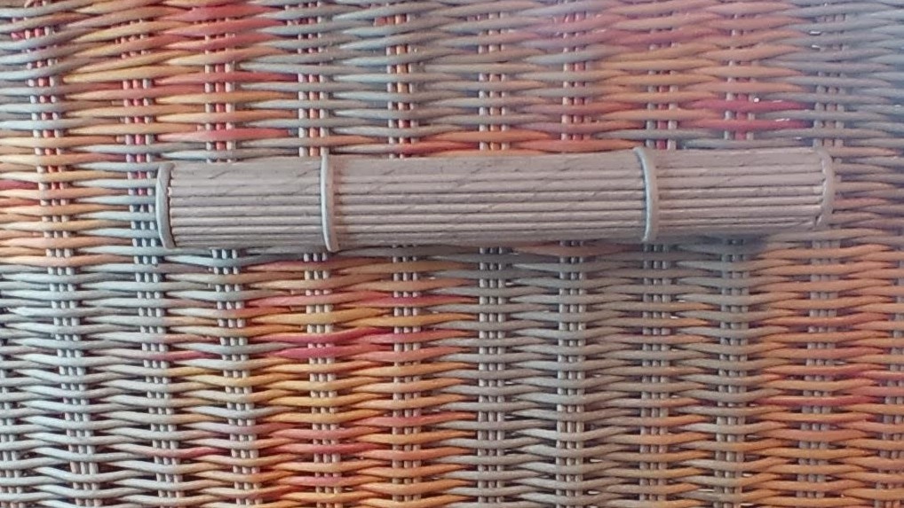 МК. Большая двухцветнная коробка из бумажной лозы. Ручка. Часть 2. #137(2) смотреть онлайн