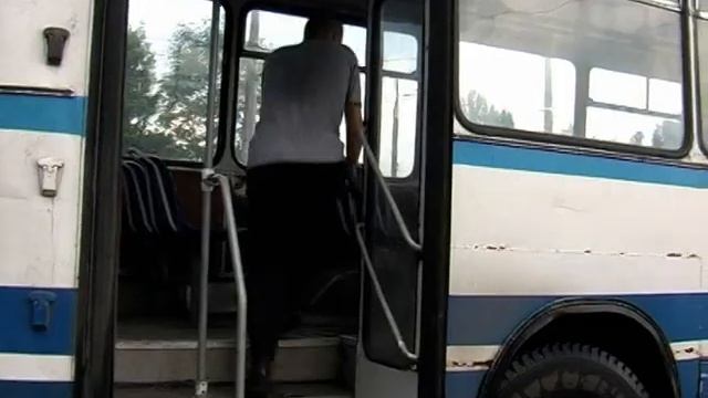 Метро Харьков троллейбус 45 маршрута.Живая музыка смотреть онлайн