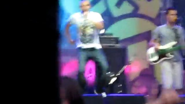 Без Билета - Африка(Velcom Non Stop Live) смотреть онлайн