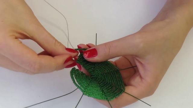 МК: ГЕРАНь из БИСЕРА. DIY | Tutorial: Beaded GERANIUM. Часть 3/3 смотреть онлайн