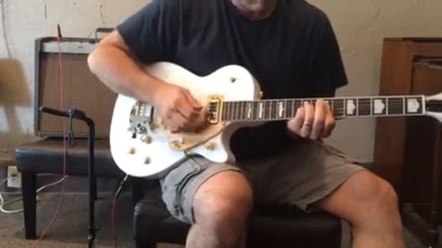 Gretsch Limited Edition G5434T LTD Electromatic Pro Jet 2015 White/Gold w/B-Blender vibrato system смотреть онлайн