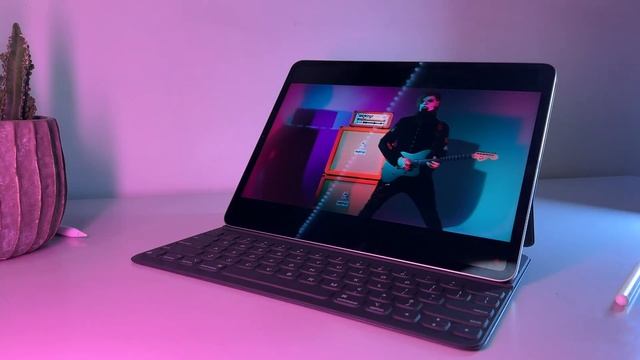 Apple Magic Keyboard Vs Smart KeyBoard Folio | Which Is Better? Everything You Need To Know!