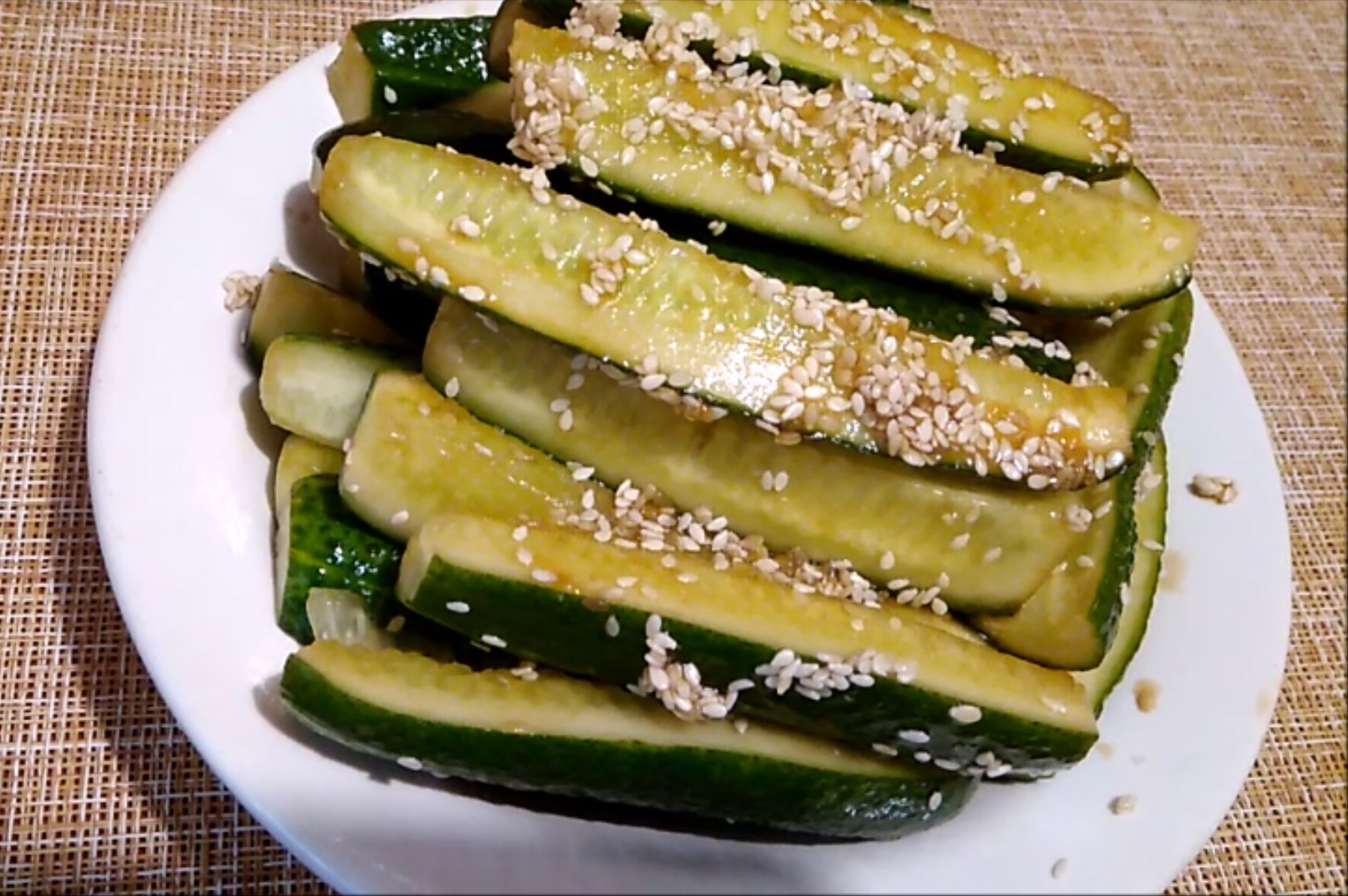 Вкусные и хрустящие огурчики.mp4 смотреть онлайн