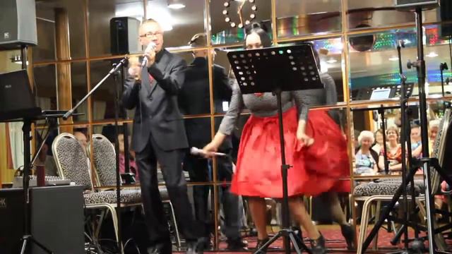 Шоу-дуэт “Авокадо“ - Песенка про соседа (Эдита Пьеха) смотреть онлайн