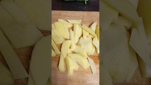 Очень вкусное блюдо из курицы и картофеля. Есть 2  оригинальных ингредиента! Готовьте, понравится??