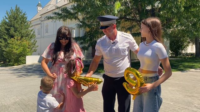 Астраханская полиция желает, чтобы в ваших семьях царила любовь, верность и взаимопонимание! смотреть онлайн