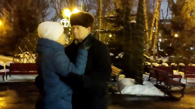 НОЧЬ, КАК БОЖЕСТВЕННА НОЧЬ!???/ТАНЦЫ В ПАРКЕ ГОРЬКОГО ХАРЬКОВ ЯНВАРЬ 2022 смотреть онлайн