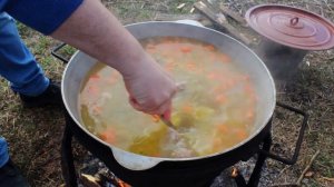 Охотничья юшка из дичи. В казане на костре. Закрытие сезона охоты. Мужская Кухня