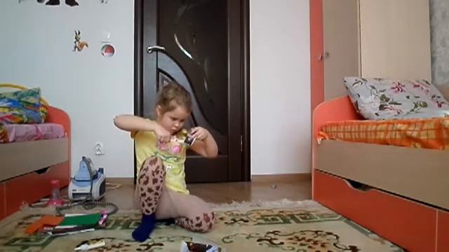 Как сделать кресло для куклы часть 1 Настя ЭлэйПлэй смотреть онлайн