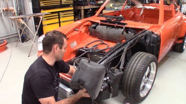 Fitting race seats - Porsche 911 Classic Car Build Part 34 смотреть онлайн