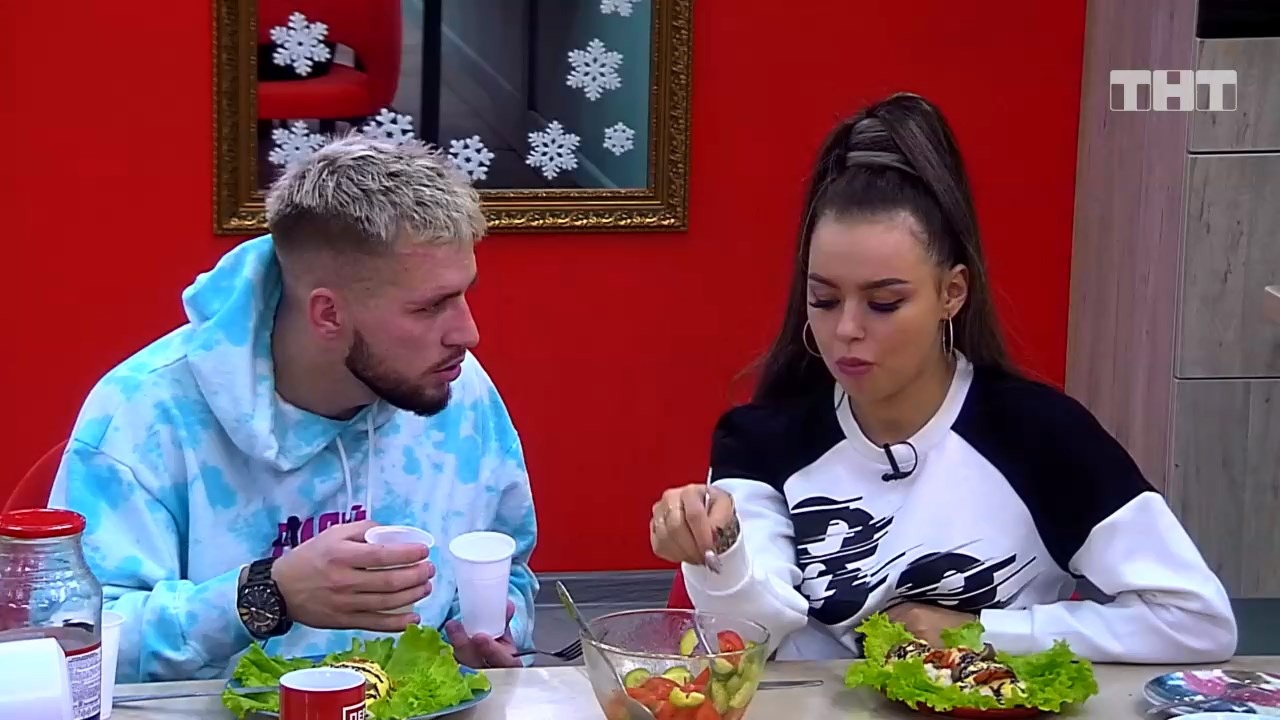 Дом-2: Виктория Фомина приревновала Никиту Ежкова к Кристине Бухынбалтэ смотреть онлайн