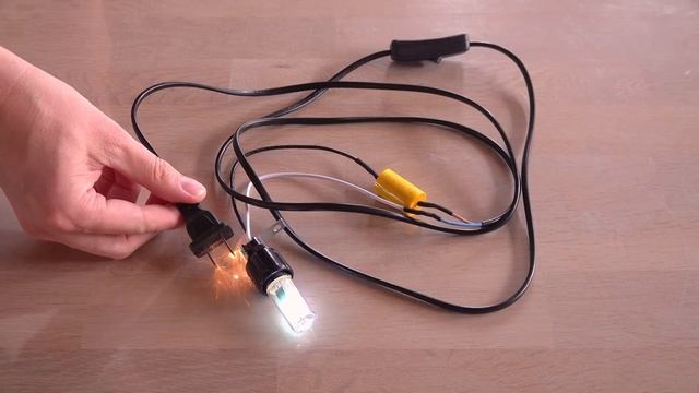 Ingenious hybrid lamp sold in a MINDLESS way... смотреть онлайн