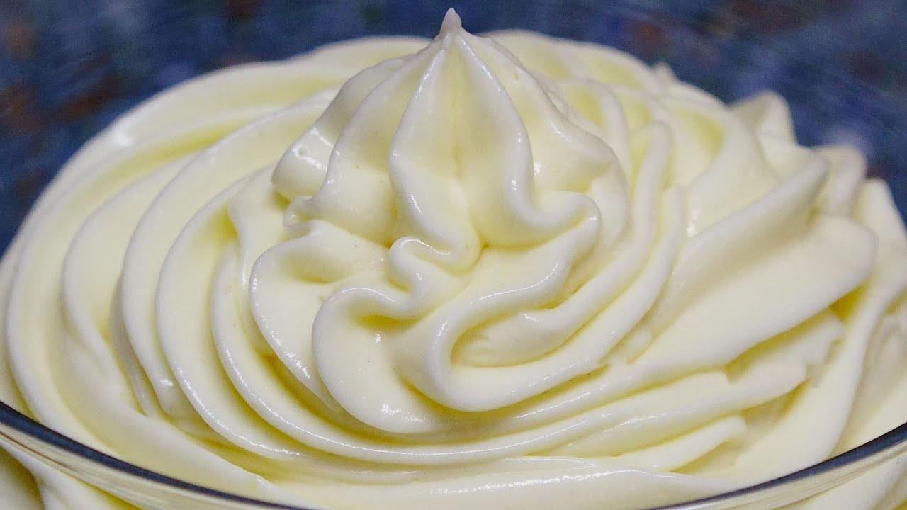 ЗАВАРНОЙ СМЕТАННЫЙ КРЕМ. Крем из доступных продуктов для тортов и пирожных. смотреть онлайн