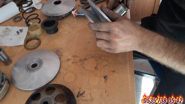 Honda Forza Dr.Pulley Varyatör Bakımı смотреть онлайн