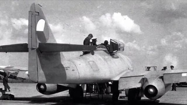 Czechoslovak Avia S-92 (Messerschmitt Me 262) смотреть онлайн
