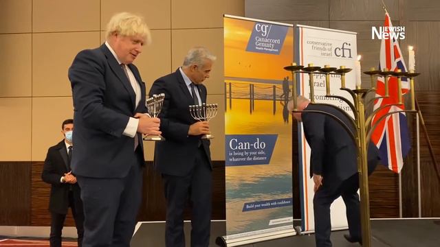 Boris Johnson demonstrates why you should never wave your menorah about смотреть онлайн