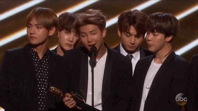 What Made These Two Girls Cry? | Lessons in Meme Culture смотреть онлайн