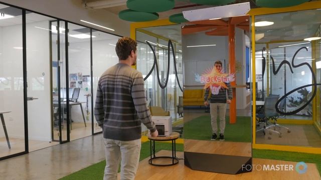 Tower Mirror Booth: '3 Shells 1 Pea' Game смотреть онлайн