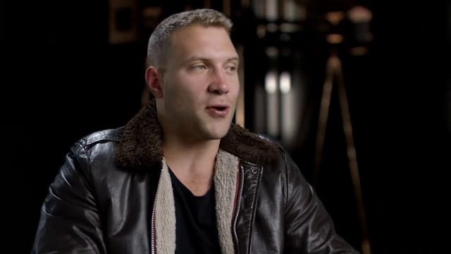 Insurgent Jai Courtney (Eric) Set Interview смотреть онлайн