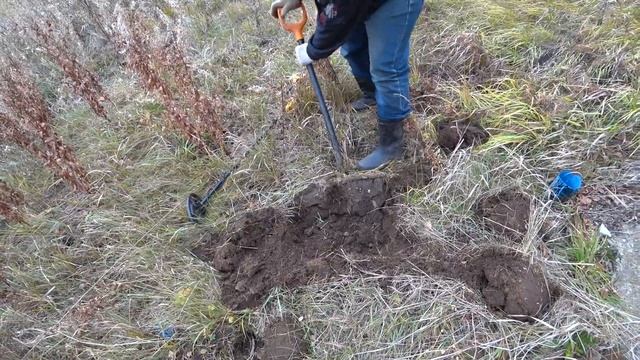 АНДРЮХА БЫЛ ШОКИРОВАН НАХОДКОЙ ИЗ ЯМЫ! КОПАЛИ ПОЛЧАСА ЕЁ , А ТАМ ОНО! смотреть онлайн