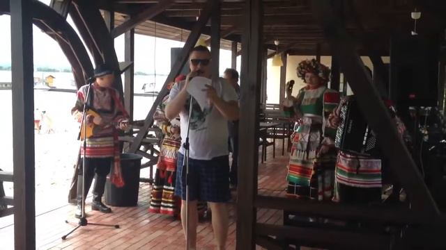 Кристалл-Балалайка и Рома Клён - Рыба моей мечты (Лениниград cover) смотреть онлайн