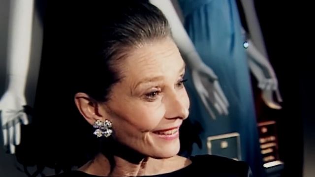 Audrey Hepburn Honors Hubert De Givenchy At His Career Retrospective- #TBT With Tim Blanks-Style.co
