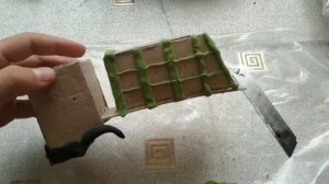 Сделал мусоровоз из пластилина .