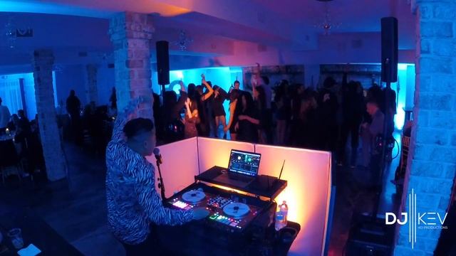 Gig Log # 17 | My FIRST Sweet 16 !! What Am I Doing ?! смотреть онлайн