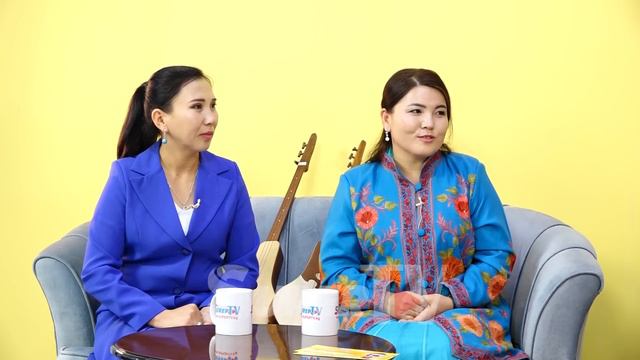 "Төкмө акын Акматбек Султан уулунун Изатка сезими бардай сезилет" дейт ырчы Нурзат Айдаркулова смотреть онлайн