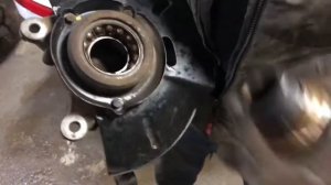 Прикипел шрус на Kia Sportage ,его выпрессовка и замена подшипника передней ступицы