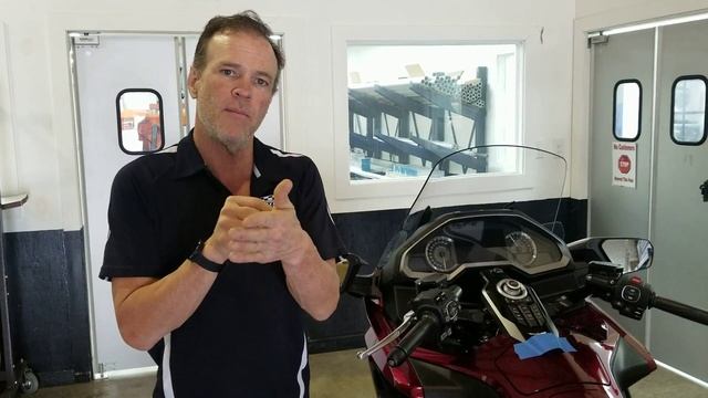 Glovebox USB Split, Part 2 2018+ Honda GoldWing смотреть онлайн