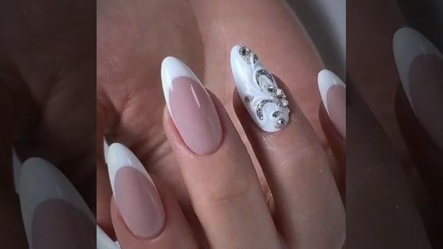 Маникюр 2020, СТРАЗЫ, БЛЕСТКИ, ПРИНТЫ: ИДЕИ МАНИКЮРА ДЛЯ НОГТЕЙ РАЗНОЙ ФОРМЫ
