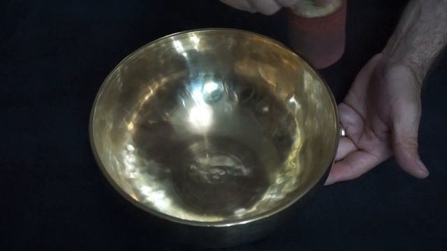 20.2см 175 ГцФа Тибетская поющая чаша для массажных практик и медитации. Купить поющие чаши Спб смотреть онлайн