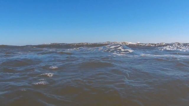 Крым. Купание в октябрьском штормовом море