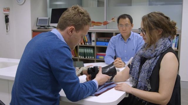 Exoskeleton Robotic Finger Orthosis - Biorobotics Research Lab смотреть онлайн